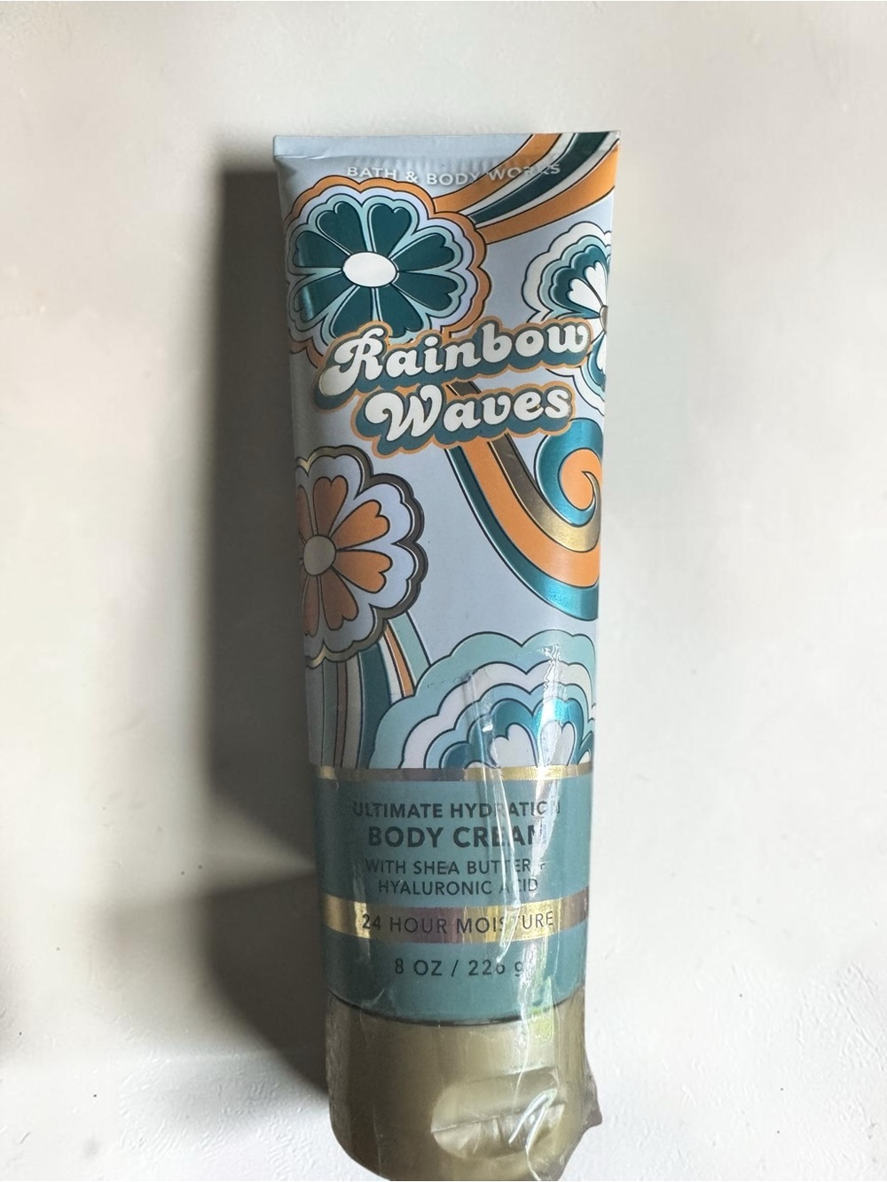 Bath & Body Works Rainbow Waves Ultimate Hydration Body Cream - NEW